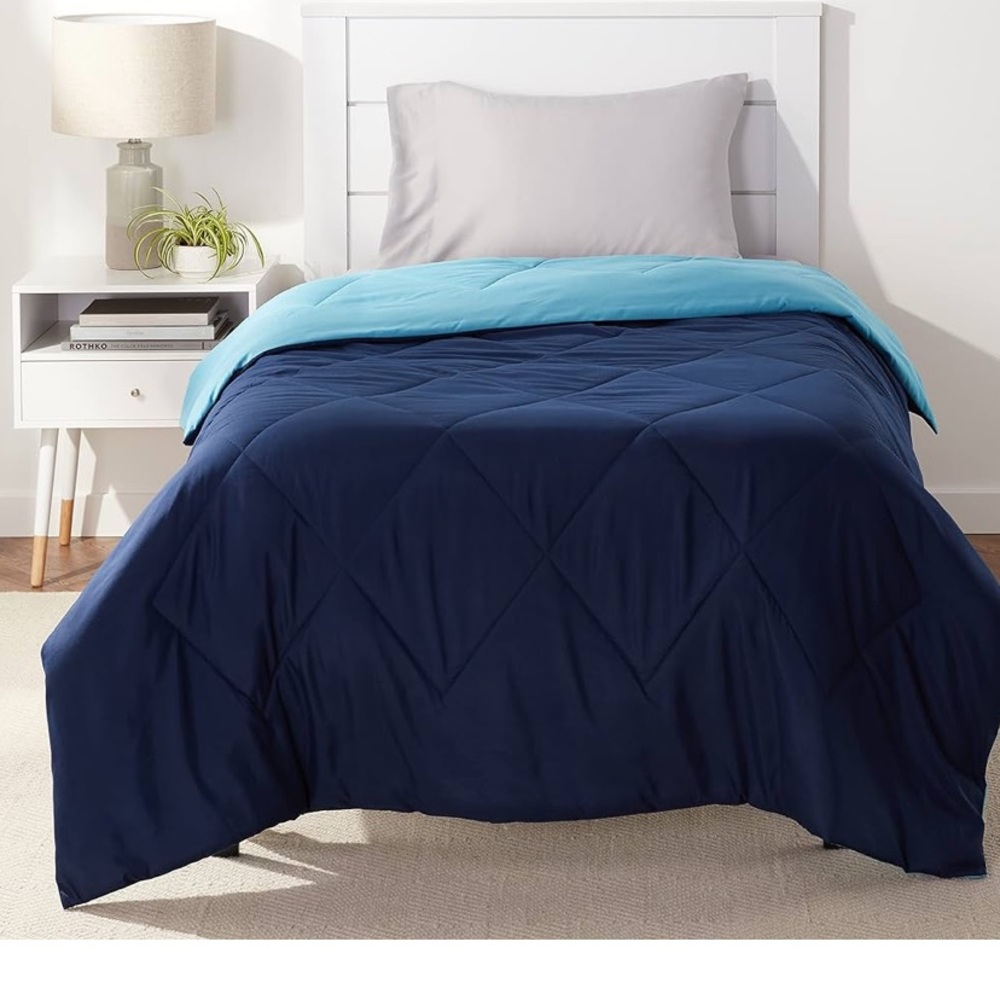 Twin Navy and Light Green Quilted Comforter (same bedding different color)